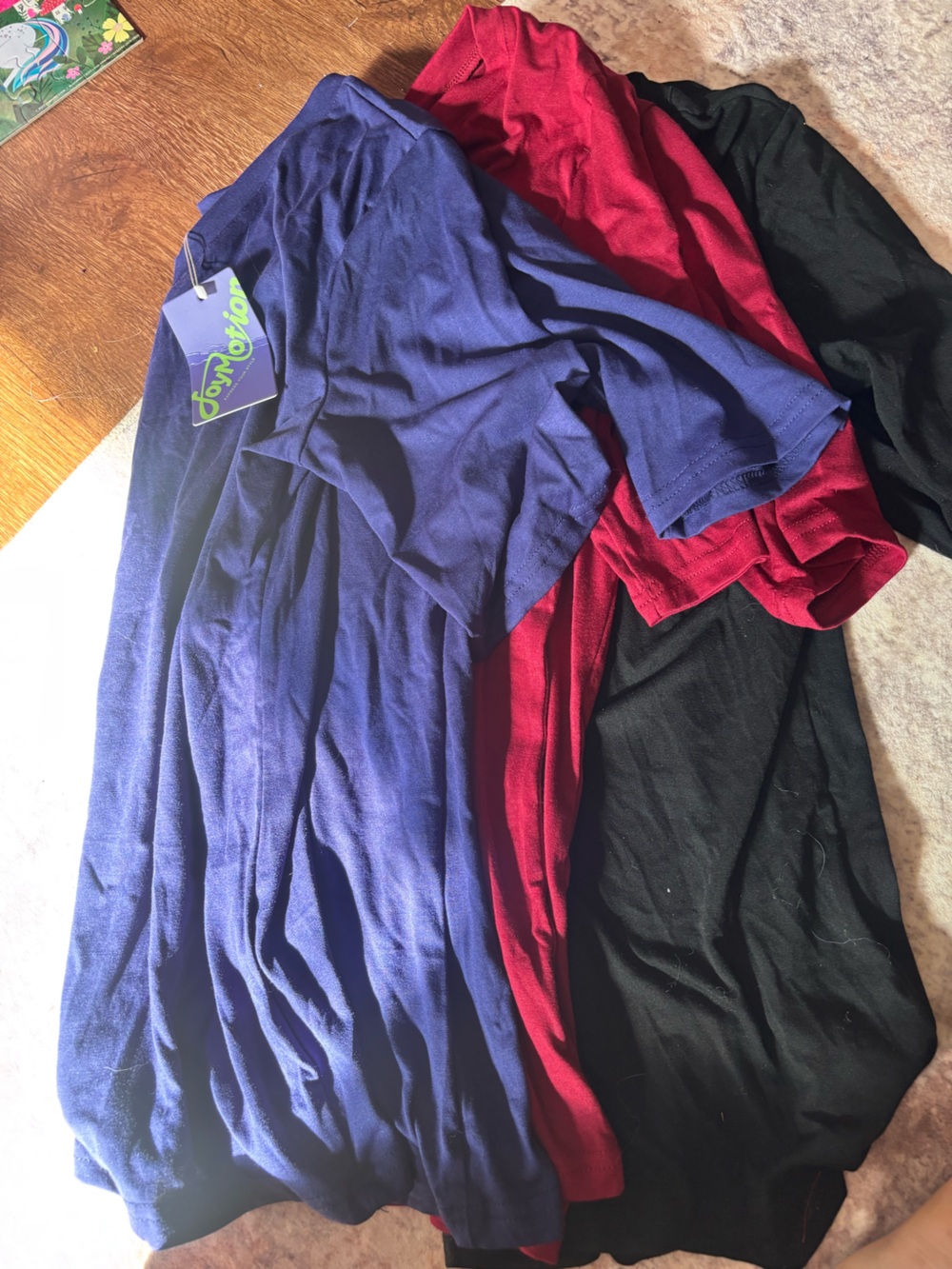 Women’s medium joy motion 3 pack of t-shirts